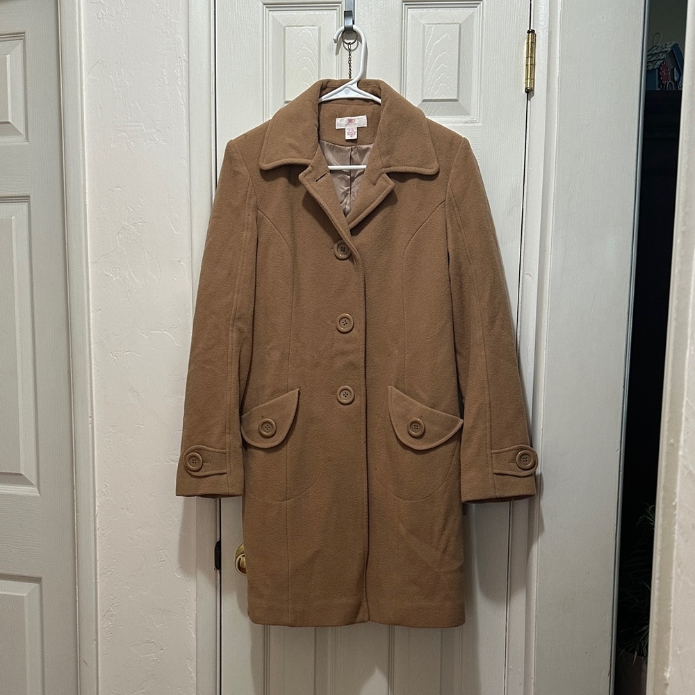 Jennifer Lopez Tan Trench Coat